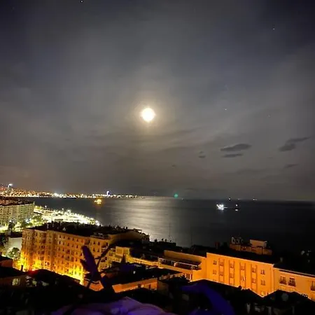 View Of Izmir. Sweet & Silent House. דירה איזמיר